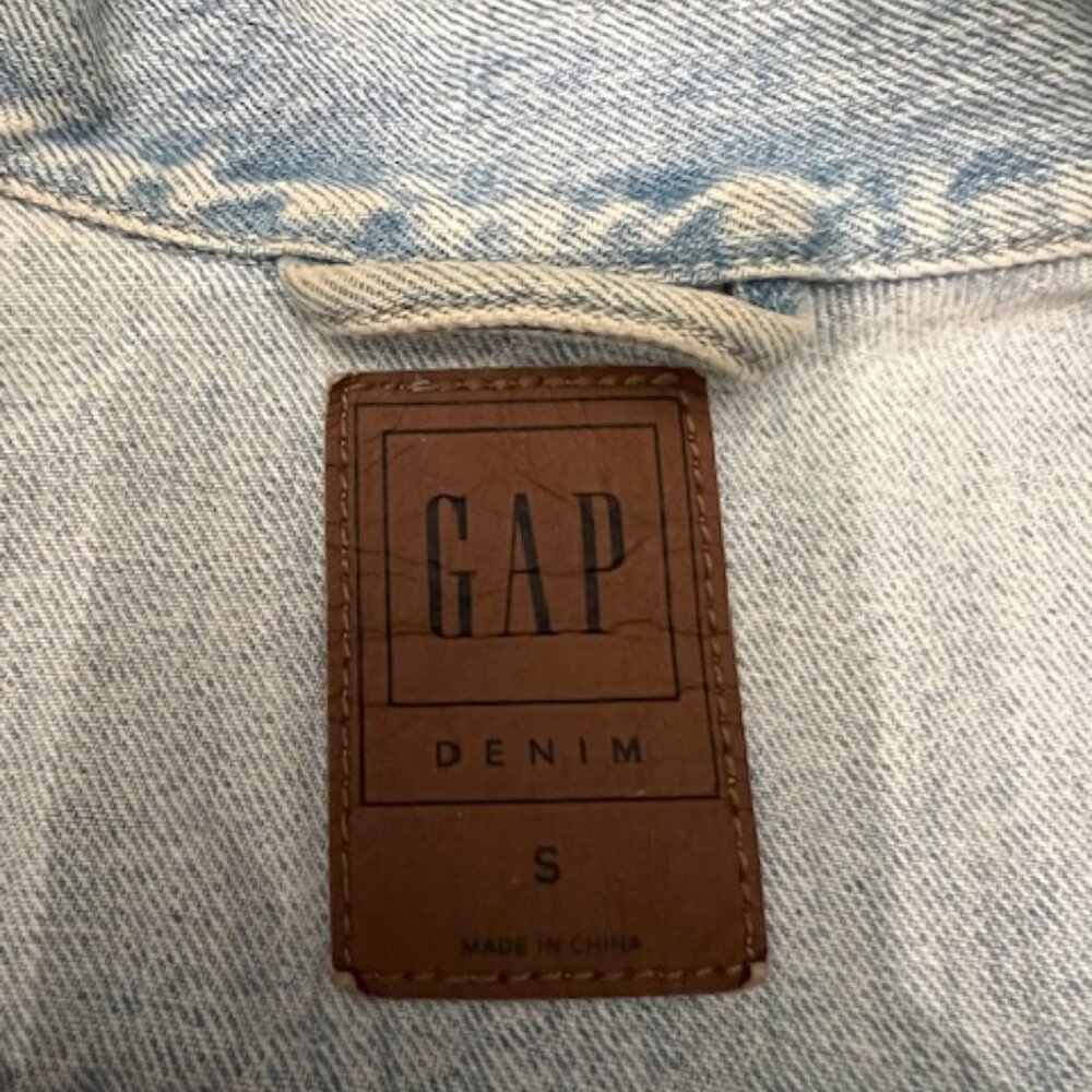 Vintage GAP denim trucker jean jacket. Light blue acid wash Women's Size Small - Picture 4 of 8